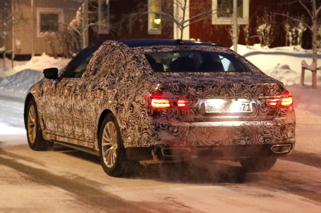 Erwischt: Erlkönig BMW 7er - Elegant durch Dunkelheit und Schnee