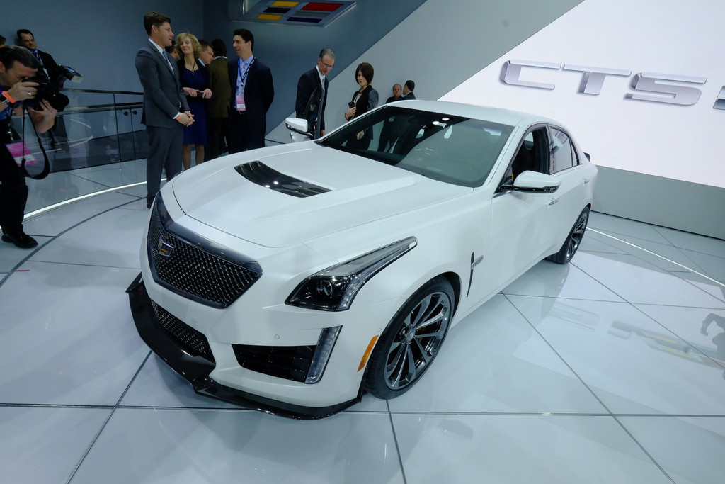 Detroit 2015: Schneller Reisen im Cadillac CTS-V