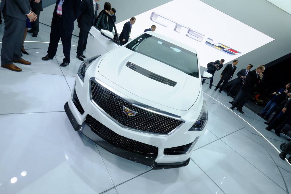 Detroit 2015: Schneller Reisen im Cadillac CTS-V