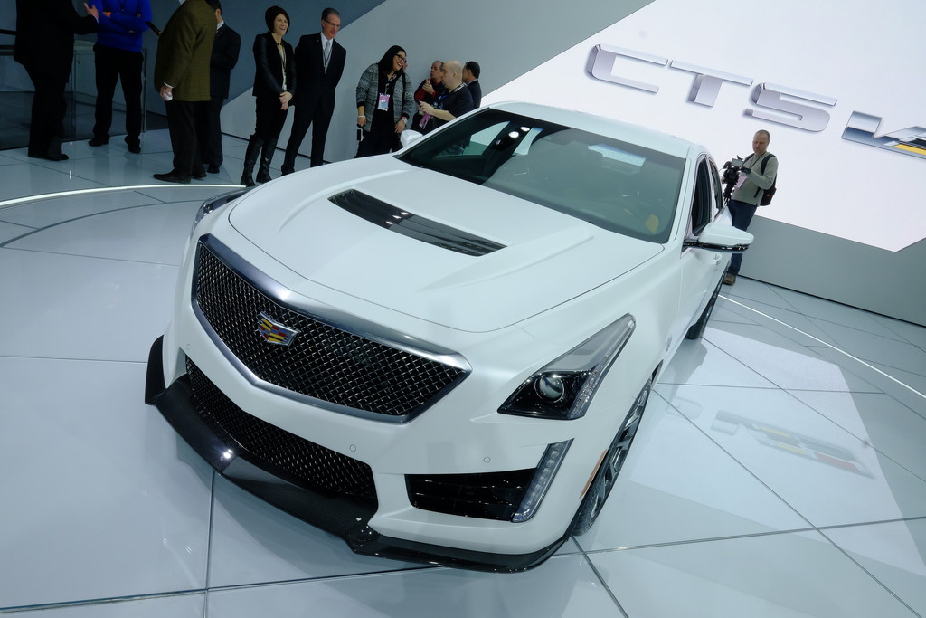 Detroit 2015: Schneller Reisen im Cadillac CTS-V