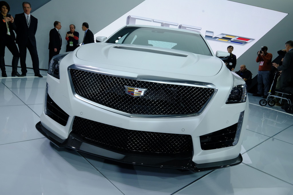 Detroit 2015: Schneller Reisen im Cadillac CTS-V