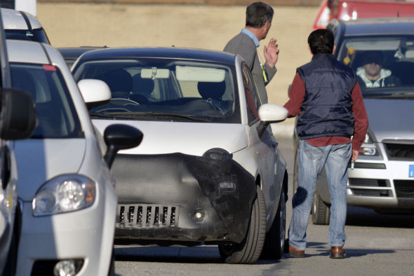 Erwischt: Erlkönig Fiat 500 Facelift
