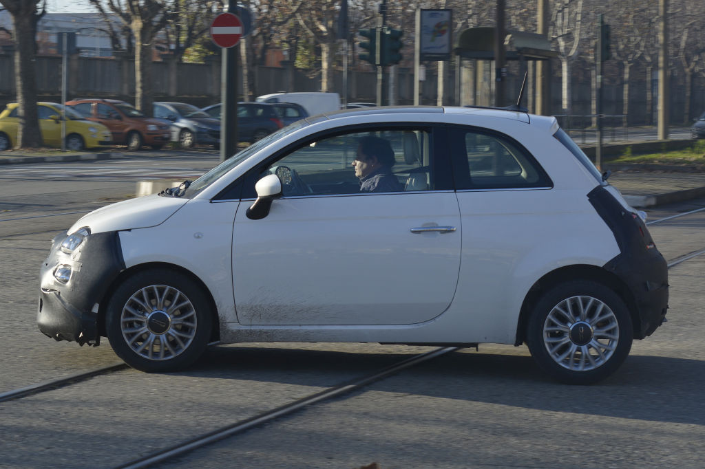 Erwischt: Erlkönig Fiat 500 Facelift