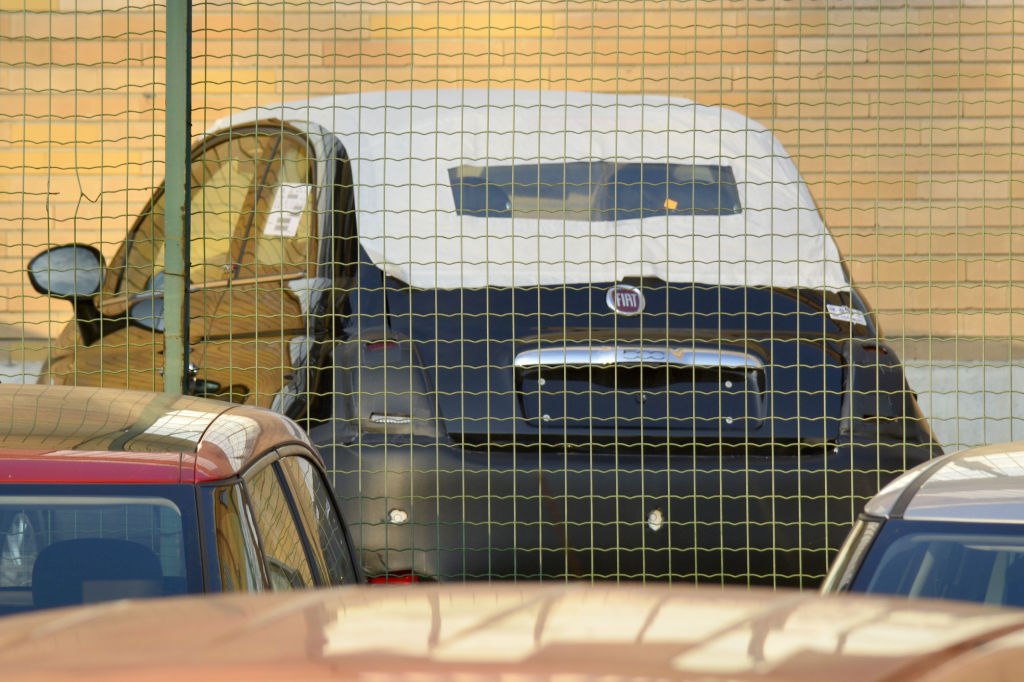 Erwischt: Erlkönig Fiat 500 Facelift