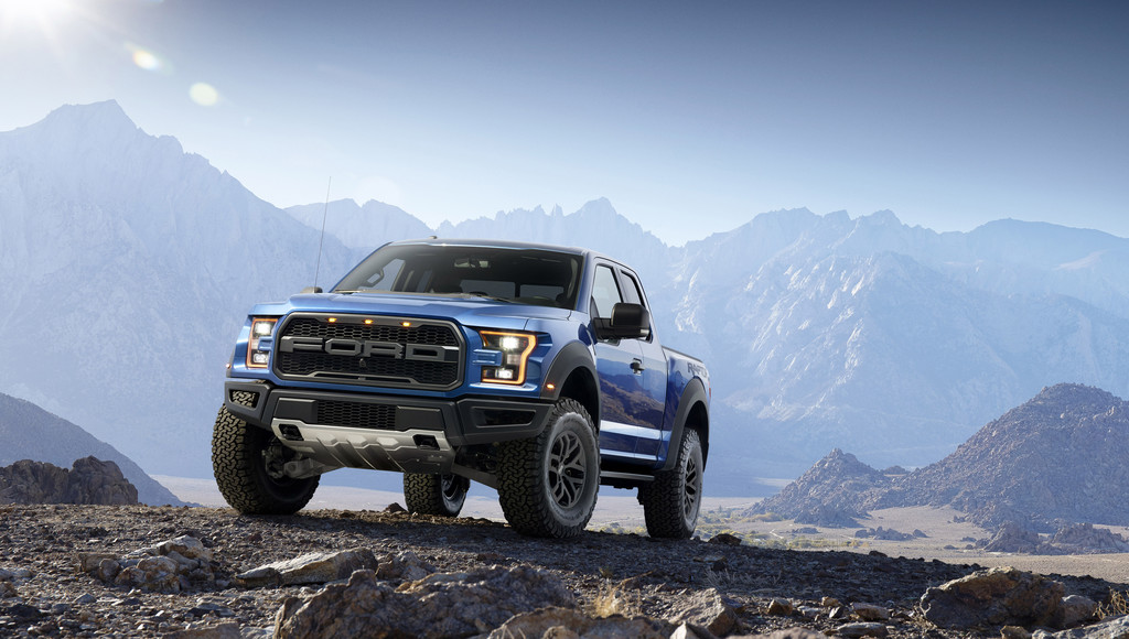 Detroit 2015: Ford F-150 Raptor speckt ab