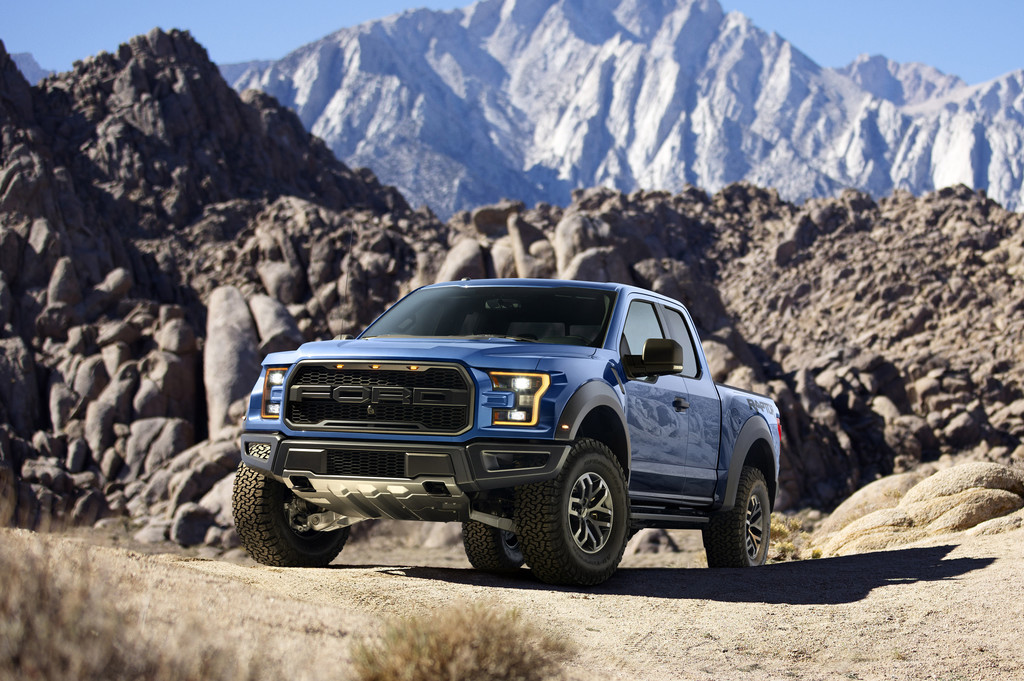 Detroit 2015: Ford F-150 Raptor speckt ab
