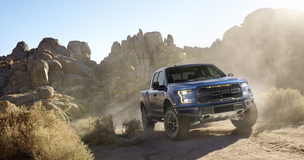 Detroit 2015: Ford F-150 Raptor speckt ab