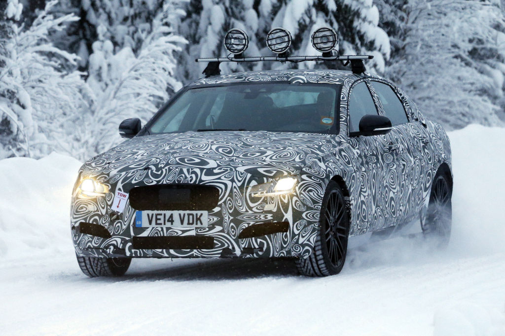 Erwischt: Erlkönig Jaguar XF