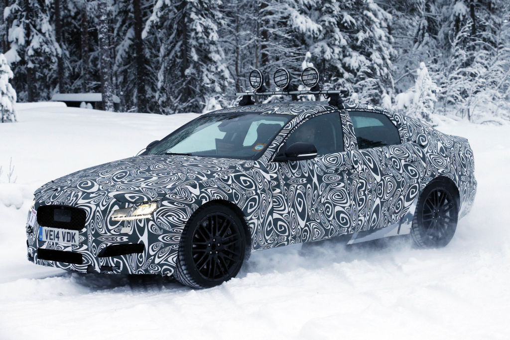 Erwischt: Erlkönig Jaguar XF