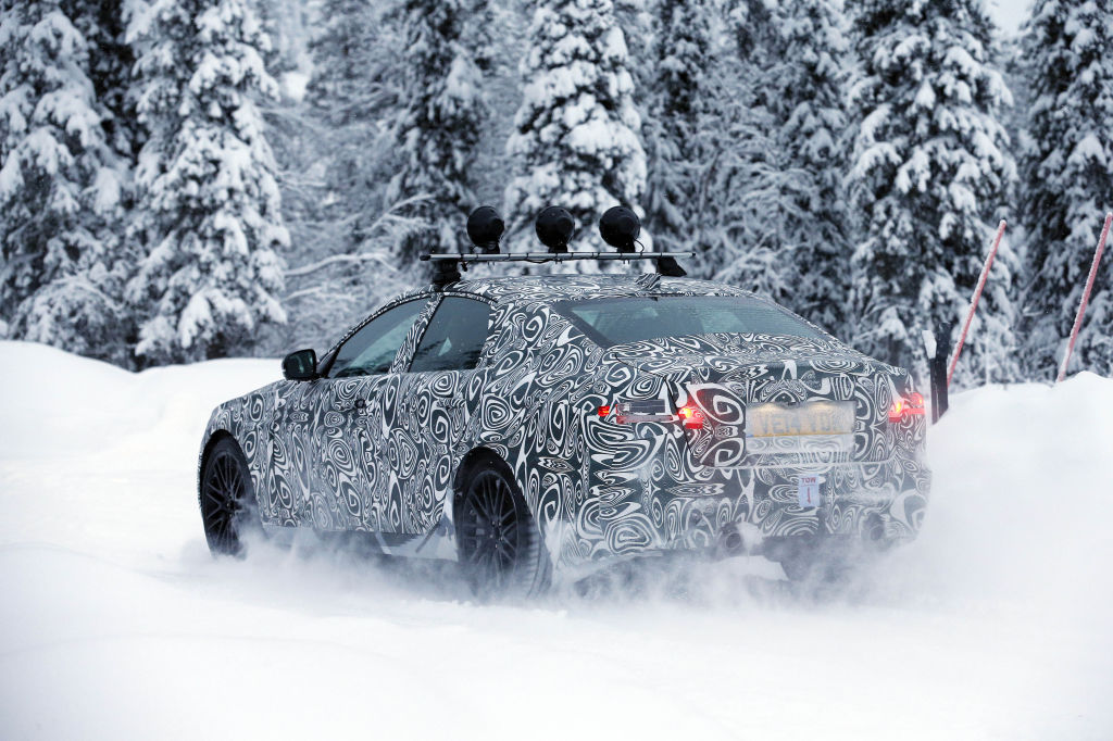 Erwischt: Erlkönig Jaguar XF