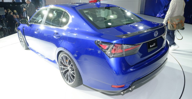 Detroit 2015: Lexus drückt auf die Tube