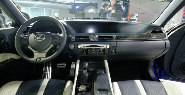 Detroit 2015: Lexus drückt auf die Tube