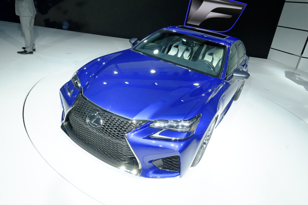 Detroit 2015: Lexus drückt auf die Tube