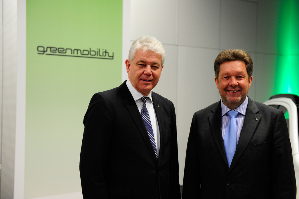 BEM-Präsident fährt Plug-in Hybrid Outlander