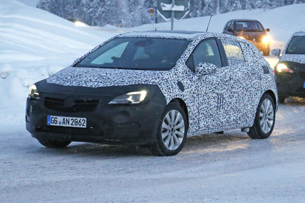 Erwischt: Erlkönig Opel Astra - Der Staub muss weg