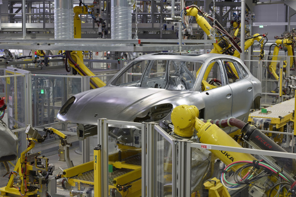 Autoindustrie macht China zum größten Roboter-Nutzer