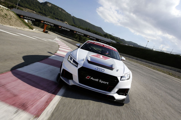 Audi Sport TT Cup lockt Motorsport-Legenden