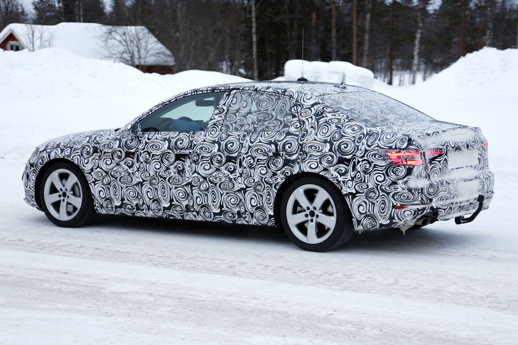 Erwischt: Erlkönig Audi A4