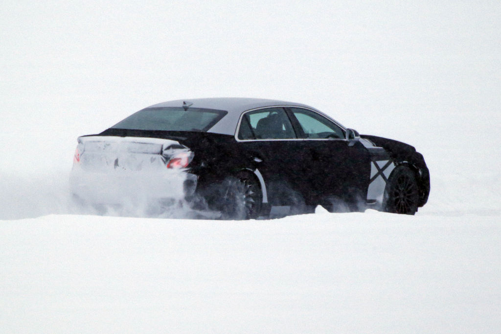 Erwischt: Erlkönig Hyundai Equus