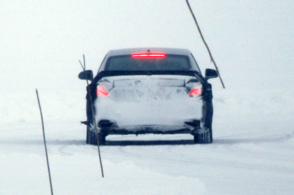 Erwischt: Erlkönig Hyundai Equus