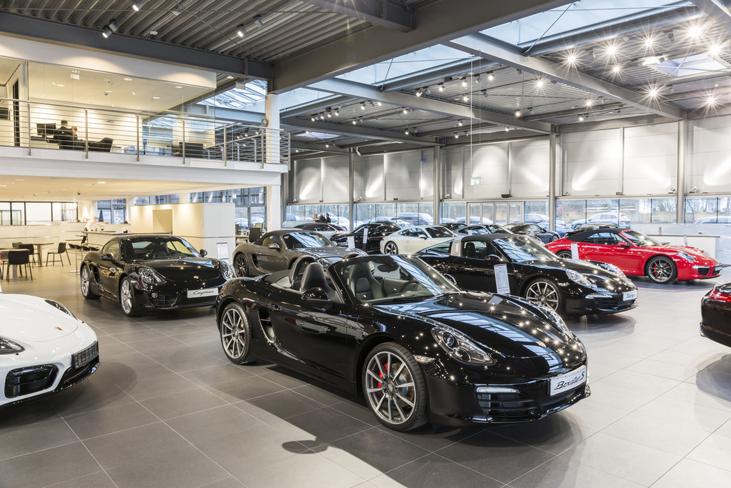 Neues Porsche- Zentrum in Hamburg eröffnet