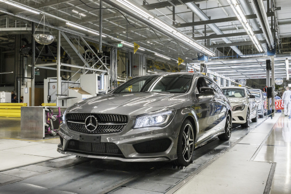 Daimler: Absatzrekord und operativer Gewinn