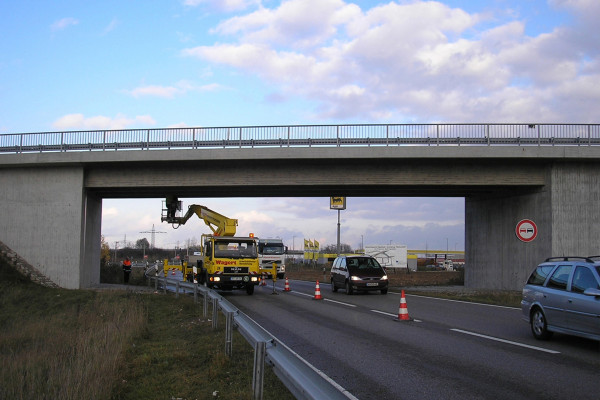 Teilsperrung der Rheinbrücke Neuenkamp