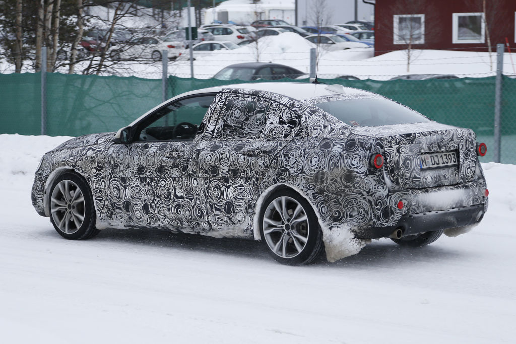 Erwischt: Erlkönig BMW 1er Stufenheck