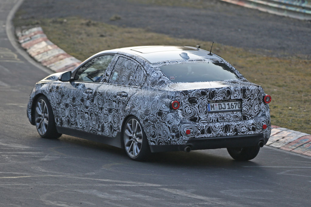 Erwischt: Erlkönig BMW 1er Stufenheck