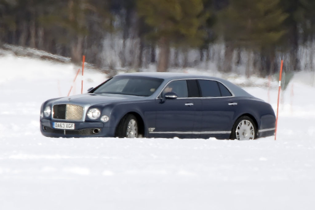 Erwischt: Erlkönig Bentley Mulsanne mit langem Radstand