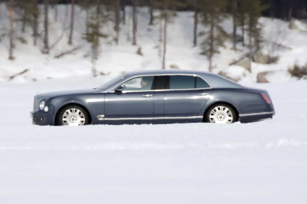 Erwischt: Erlkönig Bentley Mulsanne mit langem Radstand