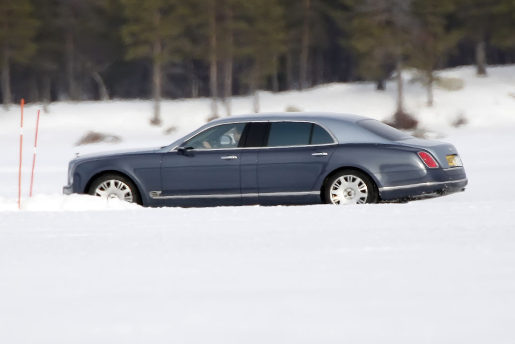 Erwischt: Erlkönig Bentley Mulsanne mit langem Radstand