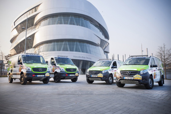 Mercedes-Benz mit vier Fahrzeugen bei Rallye Aicha des Gazelles