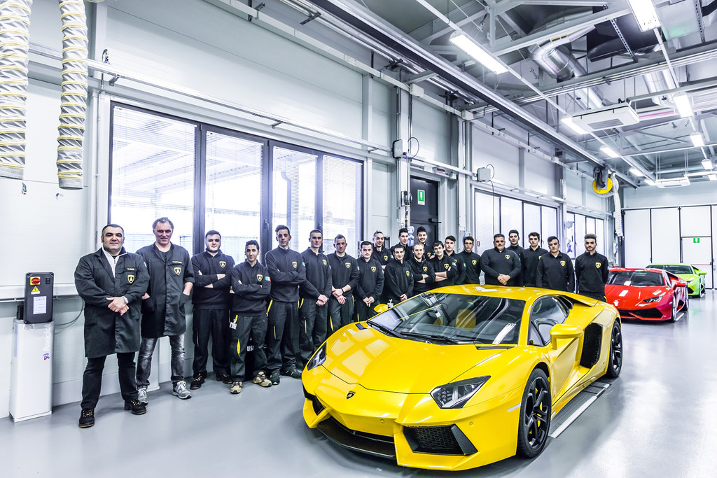 Audi: Jugendliche starten ihre Praxisausbildung in drei Berufen