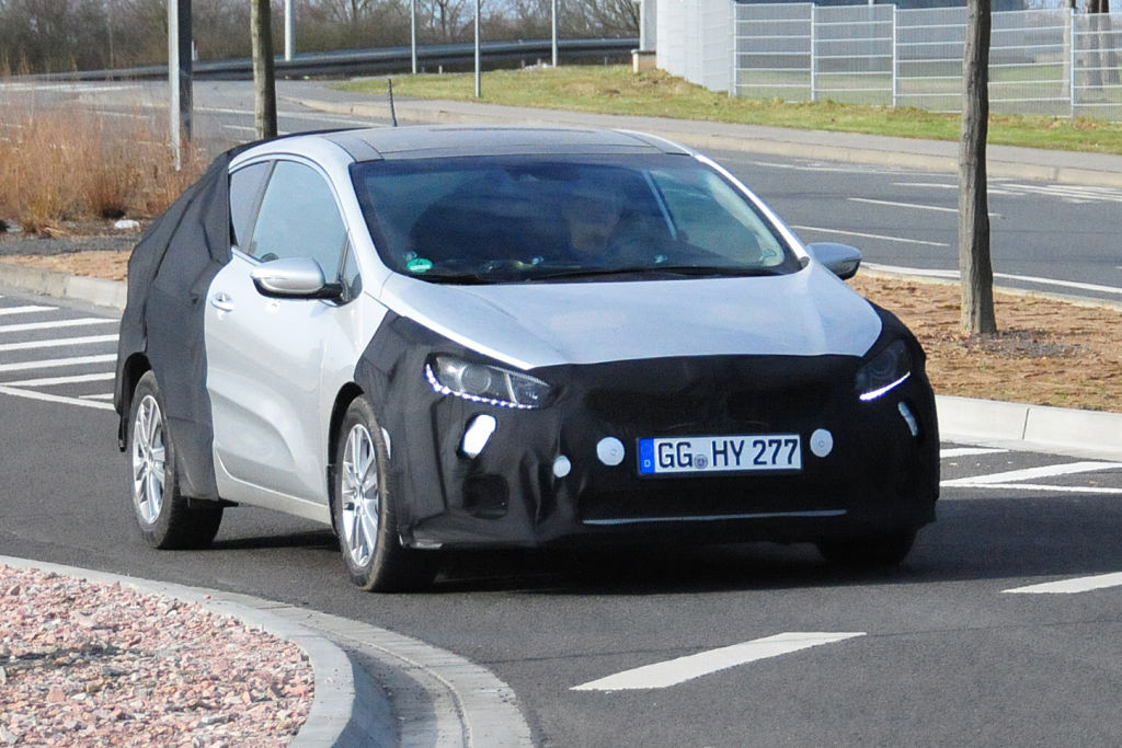 Erwischt: Erlkönig Kia Pro Cee'd Facelift