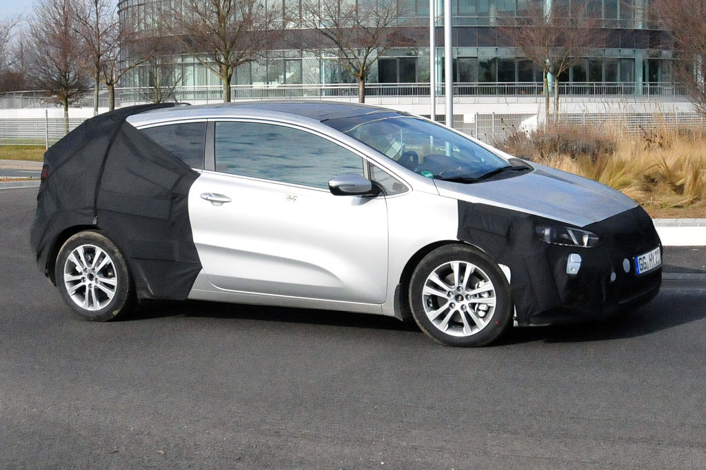 Erwischt: Erlkönig Kia Pro Cee'd Facelift