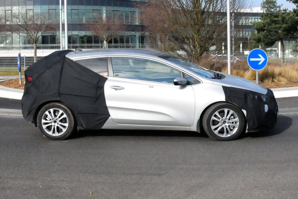 Erwischt: Erlkönig Kia Pro Cee'd Facelift