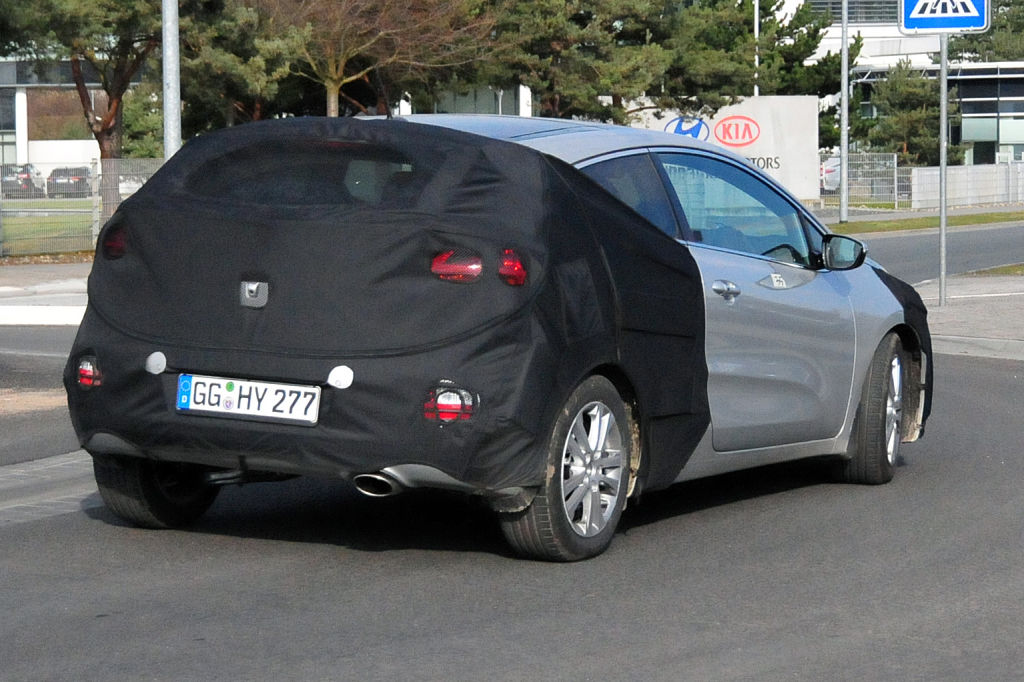 Erwischt: Erlkönig Kia Pro Cee'd Facelift
