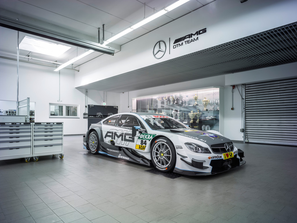 DTM 2015: Mercedes-AMG und MV Agusta zeigen gemeinsam Flagge