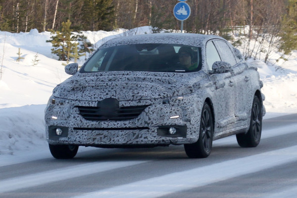 Erwischt: Erlkönig Renault Laguna