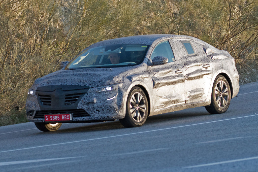 Erwischt: Erlkönig Renault Laguna