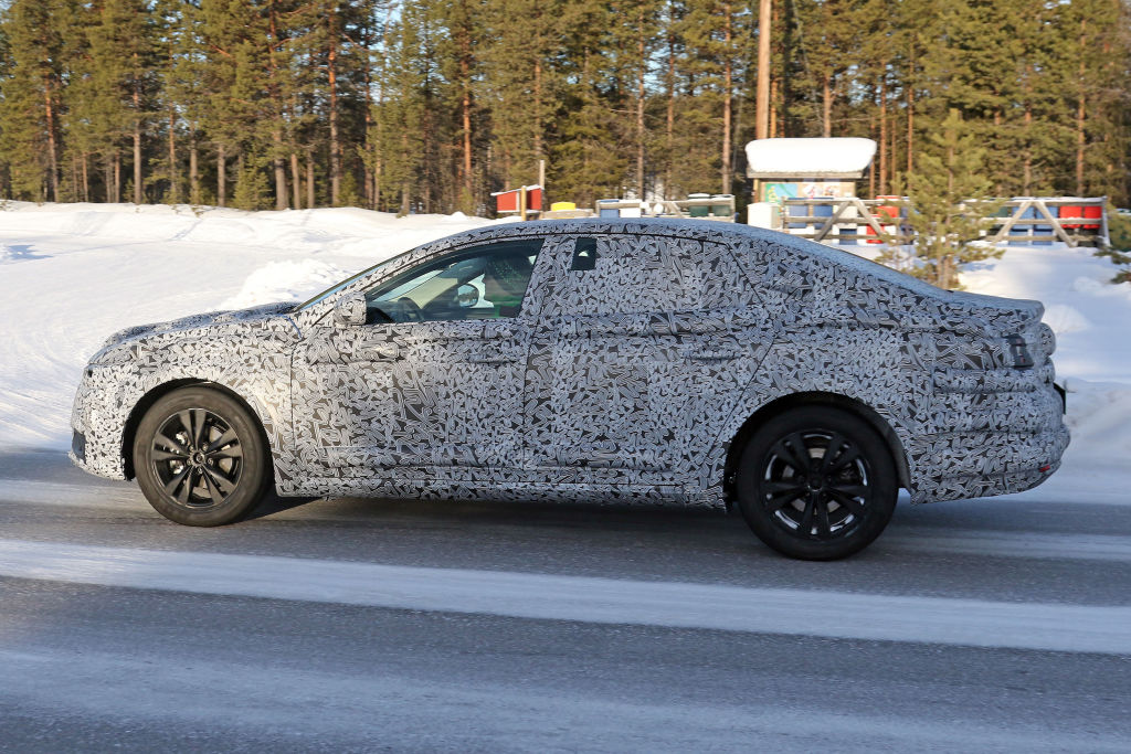 Erwischt: Erlkönig Renault Laguna
