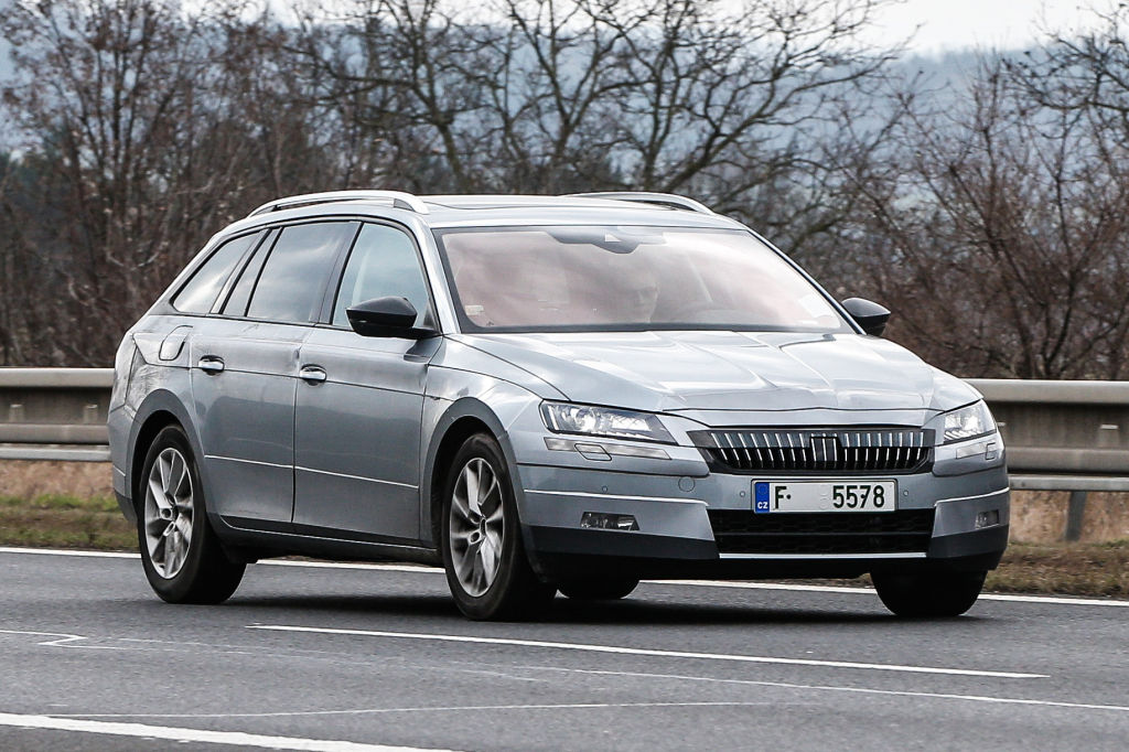 Erwischt: Erlkönig Skoda Superb Kombi