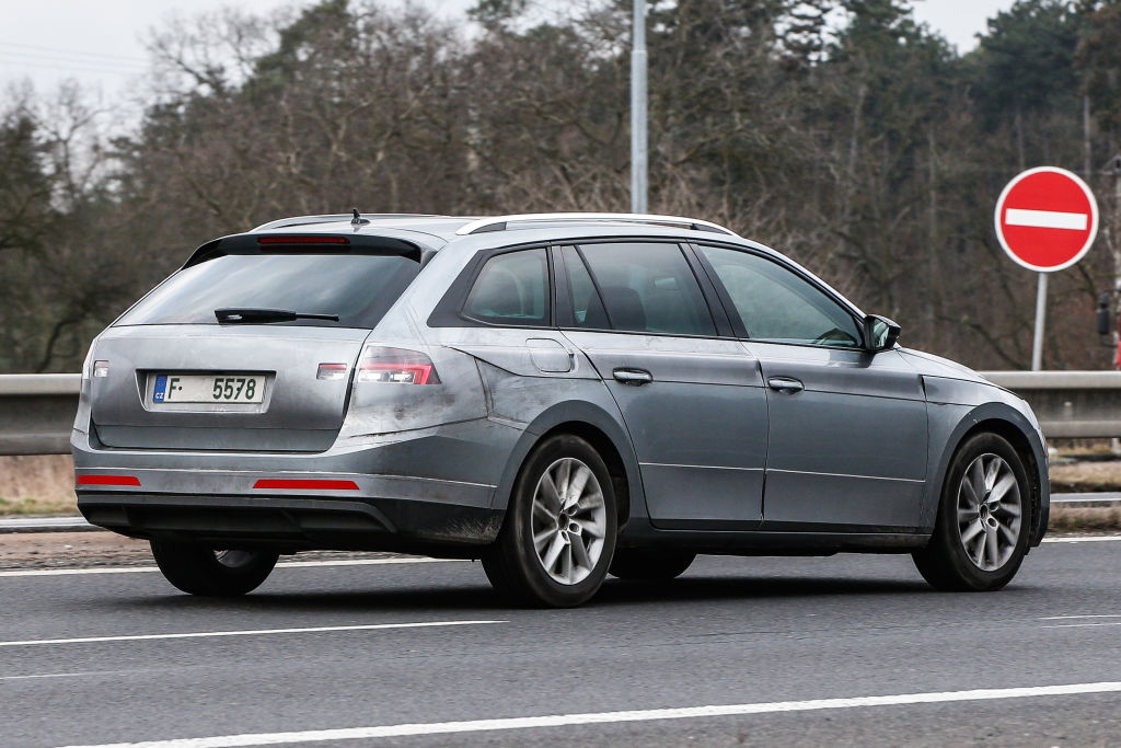 Erwischt: Erlkönig Skoda Superb Kombi