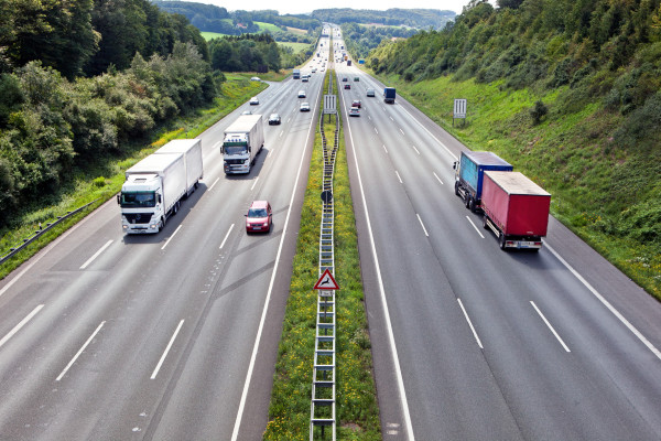Bundestag beschließt Autobahn-Maut