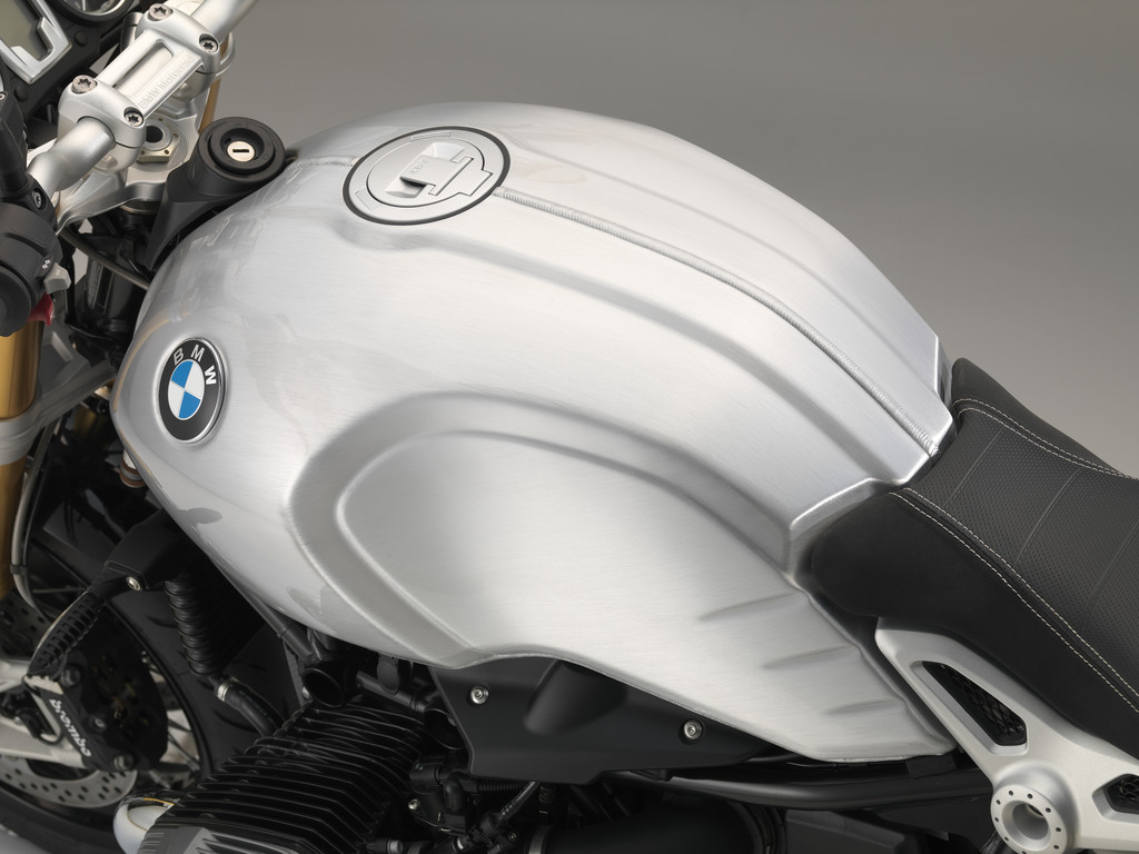 Klassischer Alu-Tank für BMW R Nine T