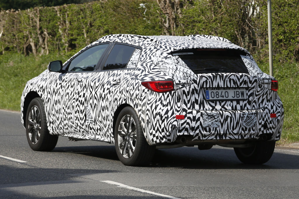 Erwischt: Erlkönig Infiniti QX30