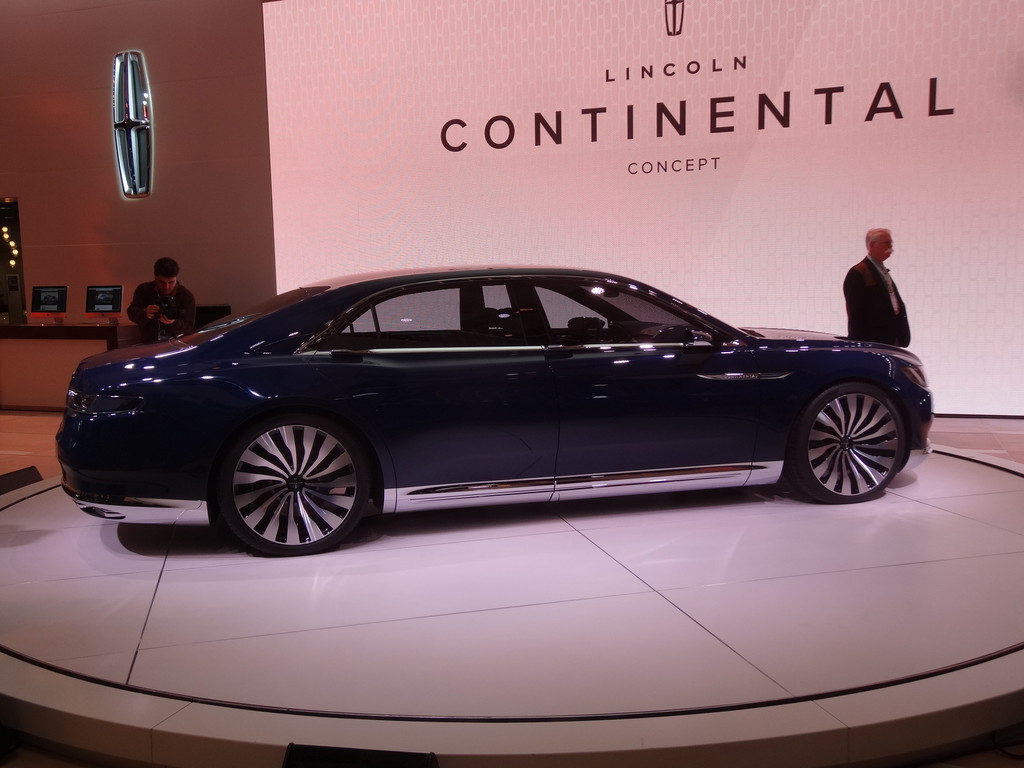 New York 2015: Ford gibt mit Lincoln Continental Ausblick auf die Oberklasse