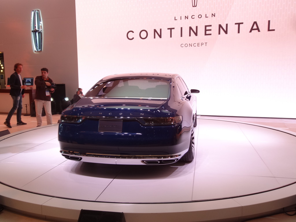 New York 2015: Ford gibt mit Lincoln Continental Ausblick auf die Oberklasse