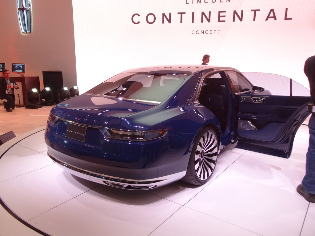 New York 2015: Ford gibt mit Lincoln Continental Ausblick auf die Oberklasse